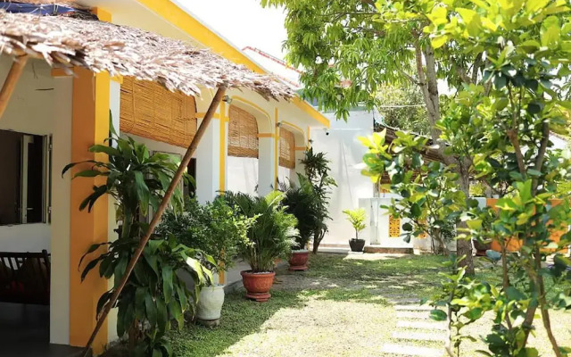 Be's Beach House An Bang