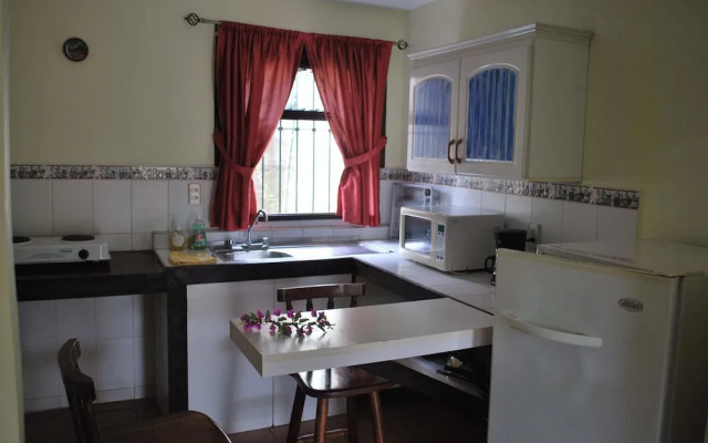 Dos Palmas Studio Apartments