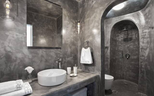 Immaculate 5-bed With Pool - Villa Eros Sea