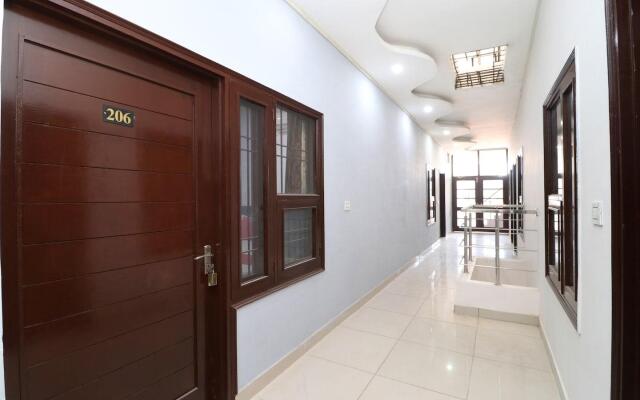 OYO 24142 Hotel Smart King