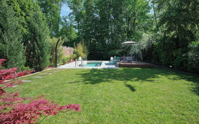 Paris Garden River residence