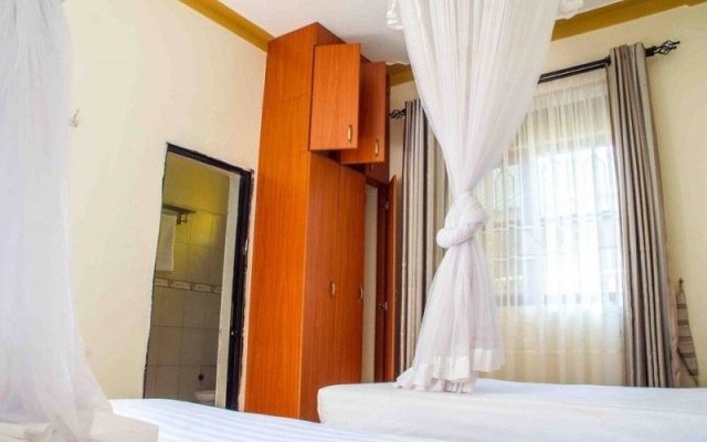 7 Eleven Hotel