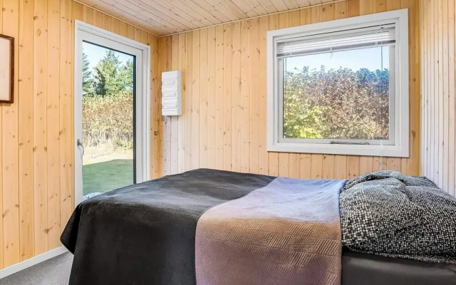 6 Person Holiday Home in Vaeggerlose