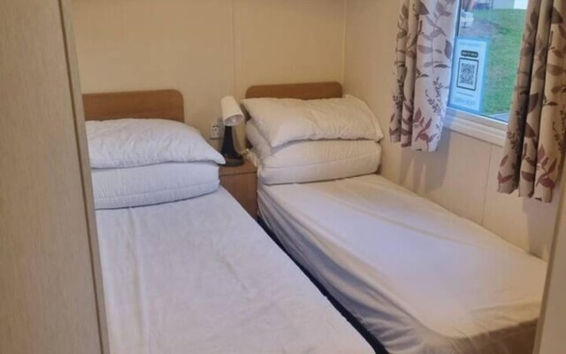 Stunning 8 Berth Caravan in Poole