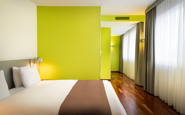 Holiday Inn Zurich - Messe by IHG