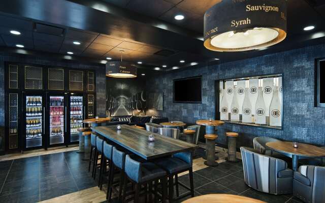 Oxford Suites Sonoma County