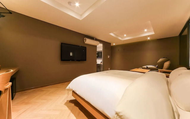 Cherish Hotel