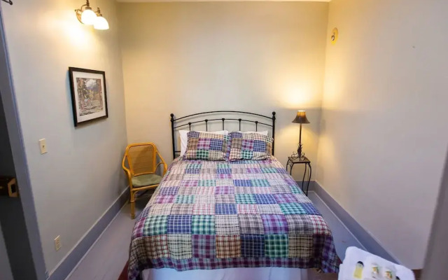 Victor Hotel
