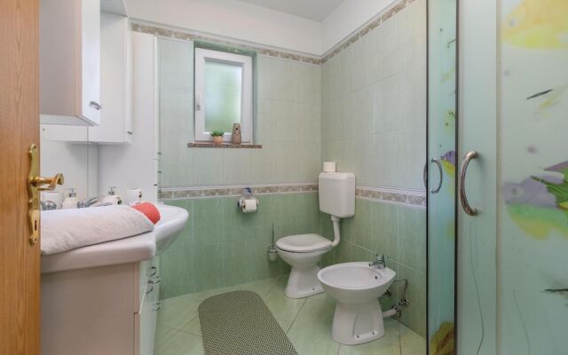 Stunning Home in Nedescina With Wifi and 4 Bedrooms