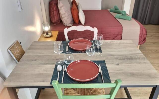 Studio tout confort, terrasse, calme Moustiers #7