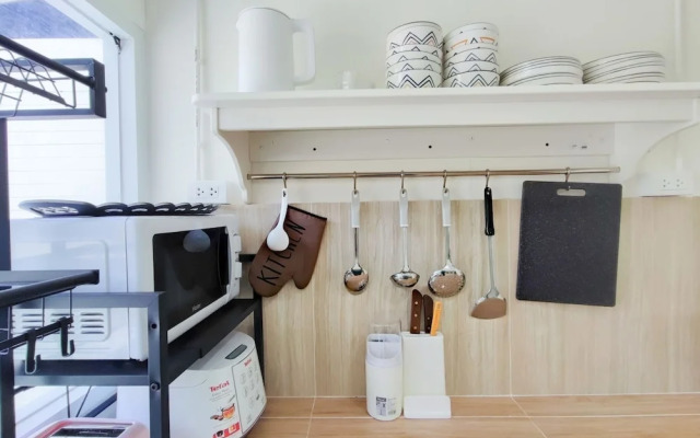 GAO Phala beachfront hostel & pool villa