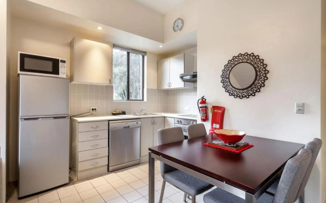 Lantern 1 Bedroom Balcony with Sweeping Mountain View