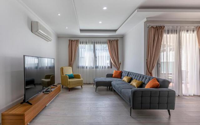 Cozy 2 Bedroom Apartment