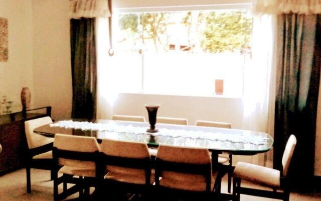 Nova, piscina exclusiva, 350 m. de Camburizinho