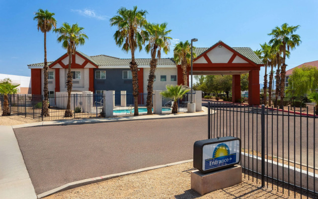 Days Inn by Wyndham Phoenix West
