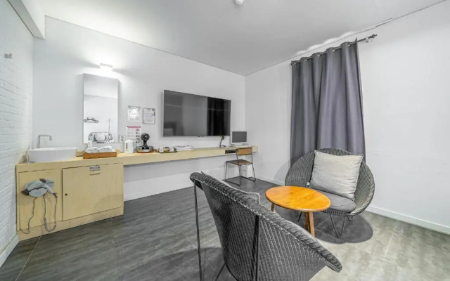 AMI Boutique Hotel