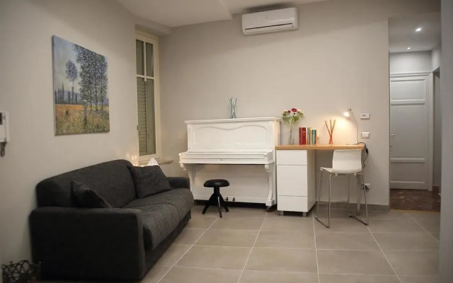 * 1 * 7 * 4 * Via Roma, Rooms Breakfast, B&B