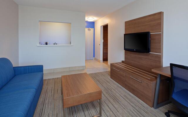 Holiday Inn Express Hotel & Suites San Diego-Escondido by IHG