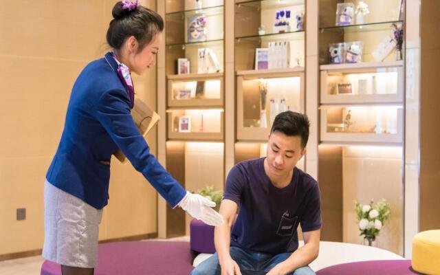 Lavande Hotel·Foshan  Zhoucun Liguang Road Xunfenggang Metro station
