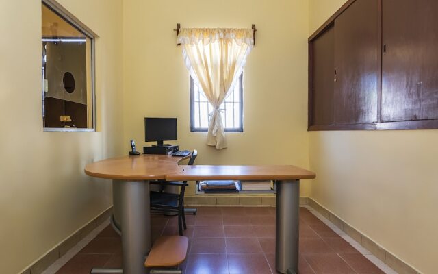 Las Calzadas Hotel & Suites