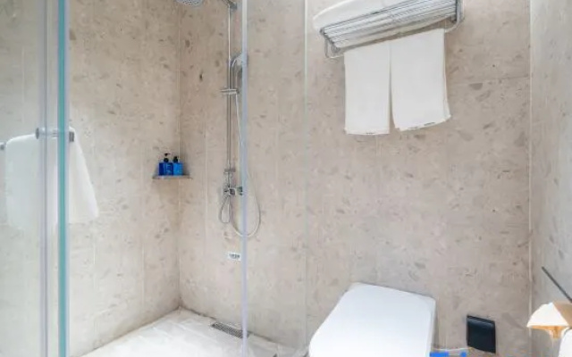 Ni Hao Hotel (Yanzhou Railway Station Xinglong Cultural Park) – Bathroom – Jining