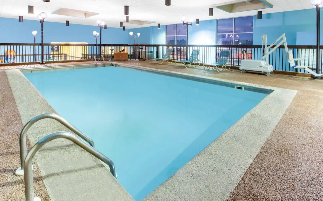Days Inn And Suites By Wyndham Grand Rapids Near Downtown