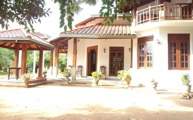 Peacock Tourist Rest