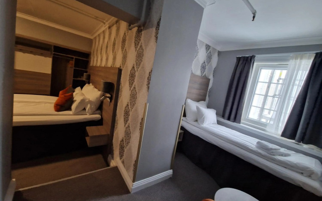 Dr. Holms Hotel - Image 5