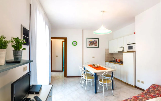 Super Dinky (BIB287)