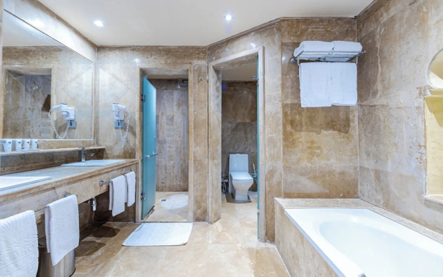 Grand Waterworld Makadi Hotel