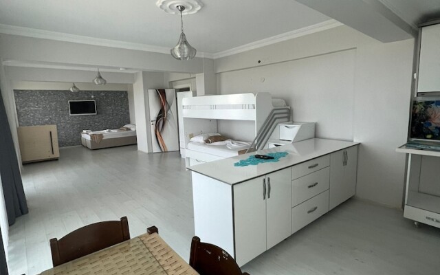 Li̇mon Otel Kiyiköy