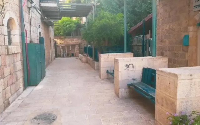 Hotel Near The Kotel