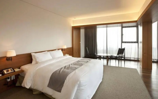 We Hotel Jeju