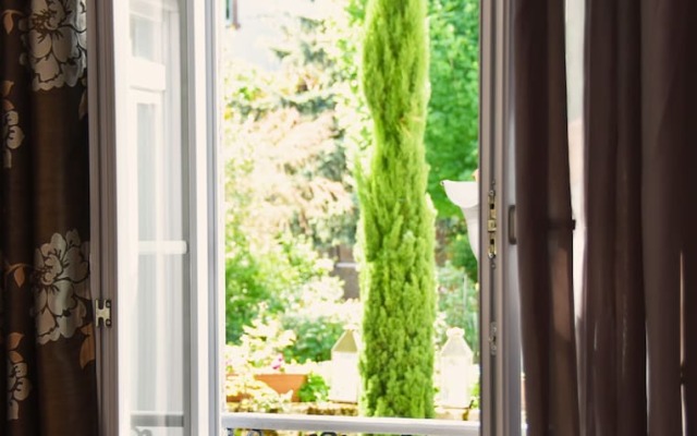 Le Jardin Secret De Beaune