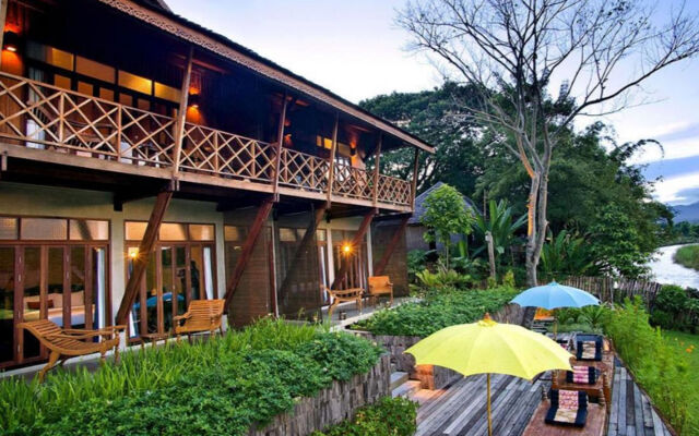 Hotel Des Artists Rose of Pai