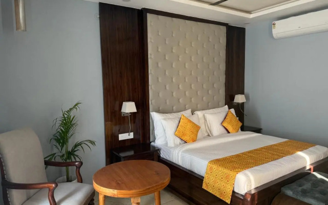 Sterling Kastoori Rudraprayag