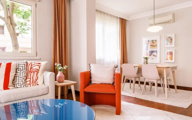 Spacious Flat 3 min to Coast and Bagdat Avenue