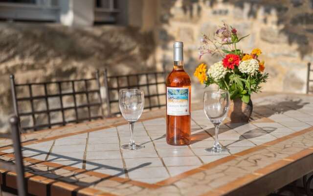 Charming Holiday Home in Saint-beauzire Near Forest