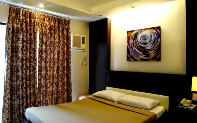 OYO 415 Florotel Gensan