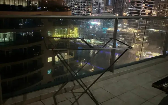 Room in Guest Room - Huge Master Room With Private Balcony