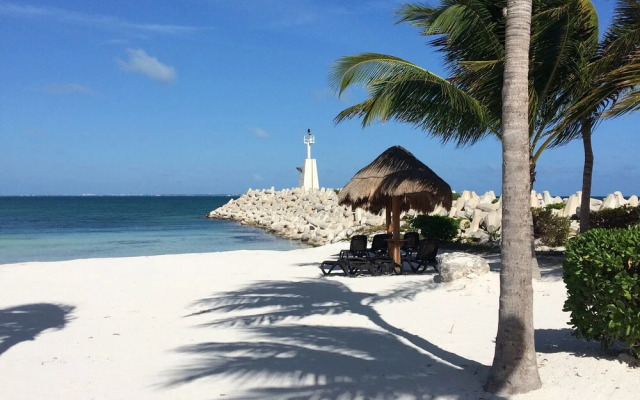 Whole House in the Center of Cancun