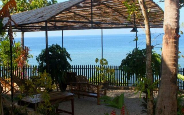 Nataasan Beach Resort and Dive Center