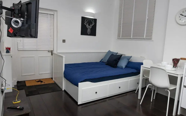 Kings Road Apartment 2