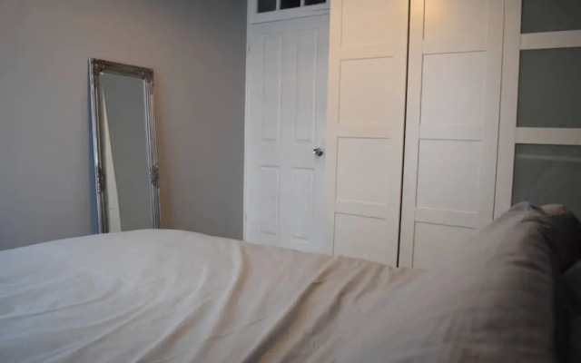 Cosy 4 Bedroom Flat in Kennington