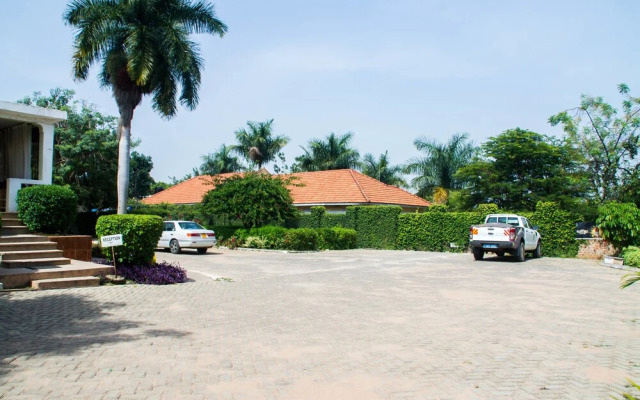 Heritage Park Hotel