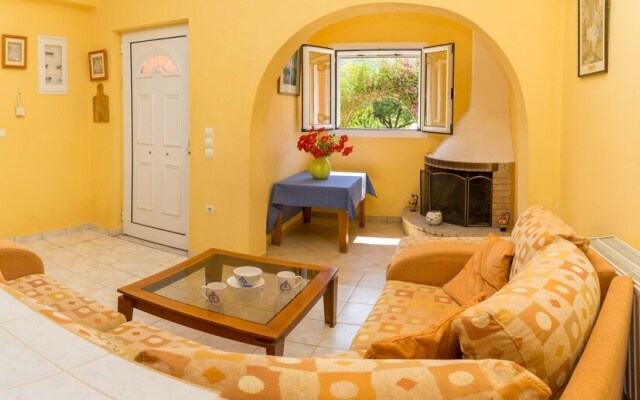 2-bed House in Alykes With Mountain Views