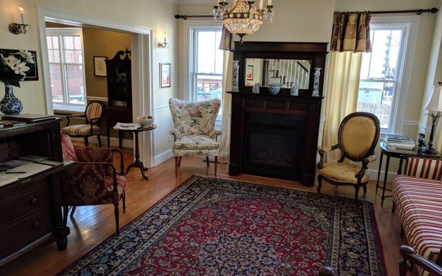 Almondy Inn
