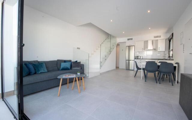 Luksusvilla med privat basseng - plass til 2 familier