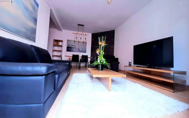 Cosy and Charming Home 2