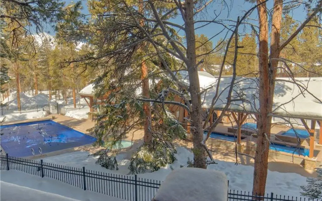 Invitingly Furnished 1 Bedroom - Miner's Candle 4